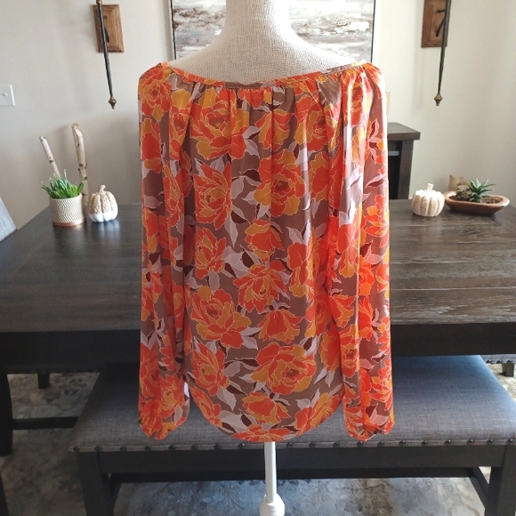 Emily Wonder Satin Floral Print Blouse with Split Neckline - Picture 9 of 10